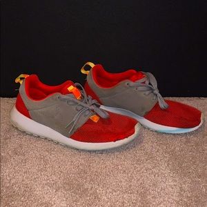 Nike Roshe (Red)
